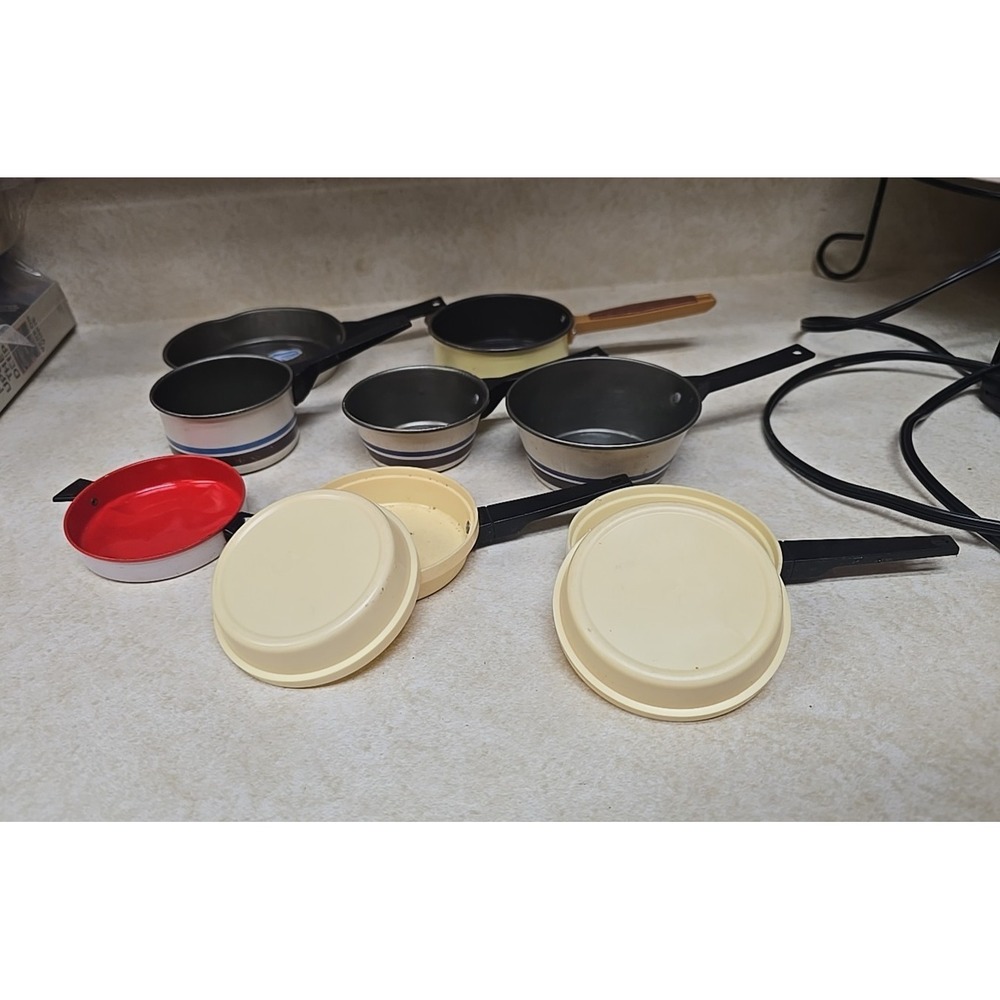 Set of Vtg Assorted Pretend Play Doll Saucepans Frying Pans Kitchen Cookware